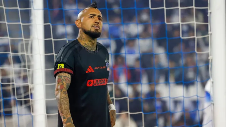 Arturo Vidal abrió el marcador... en favor de Católica.