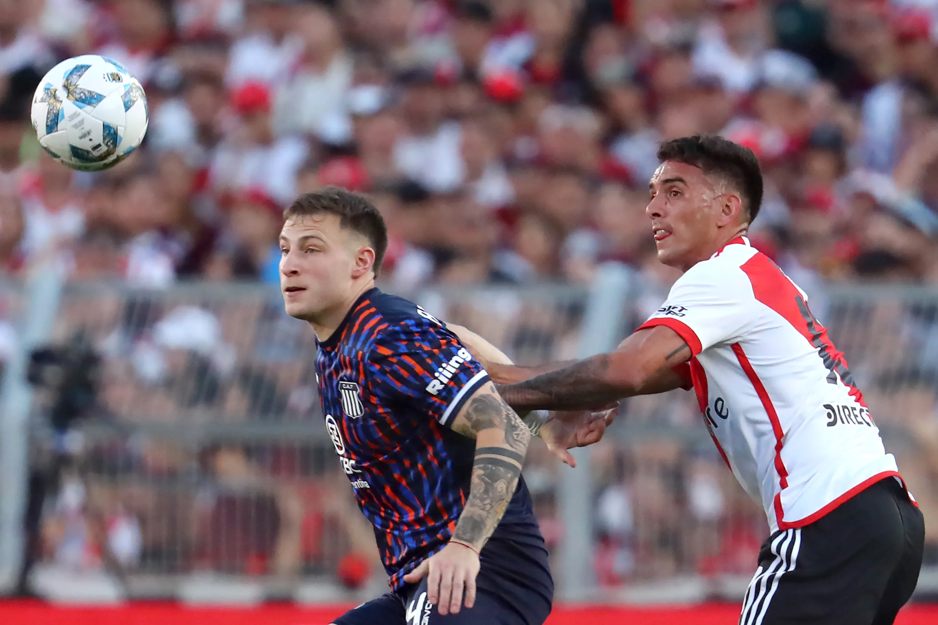 Bruno Barticciotto enfrentando a River con la camiseta de Talleres | FOTO: Marcos Brindicci/Getty Images