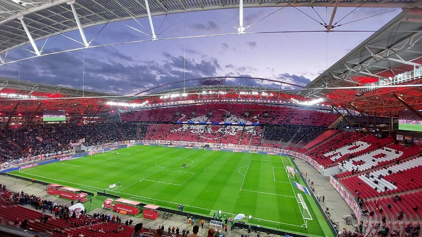 El Red Bull Arena de Leipzig alberga la final de la Conference League 2026.
