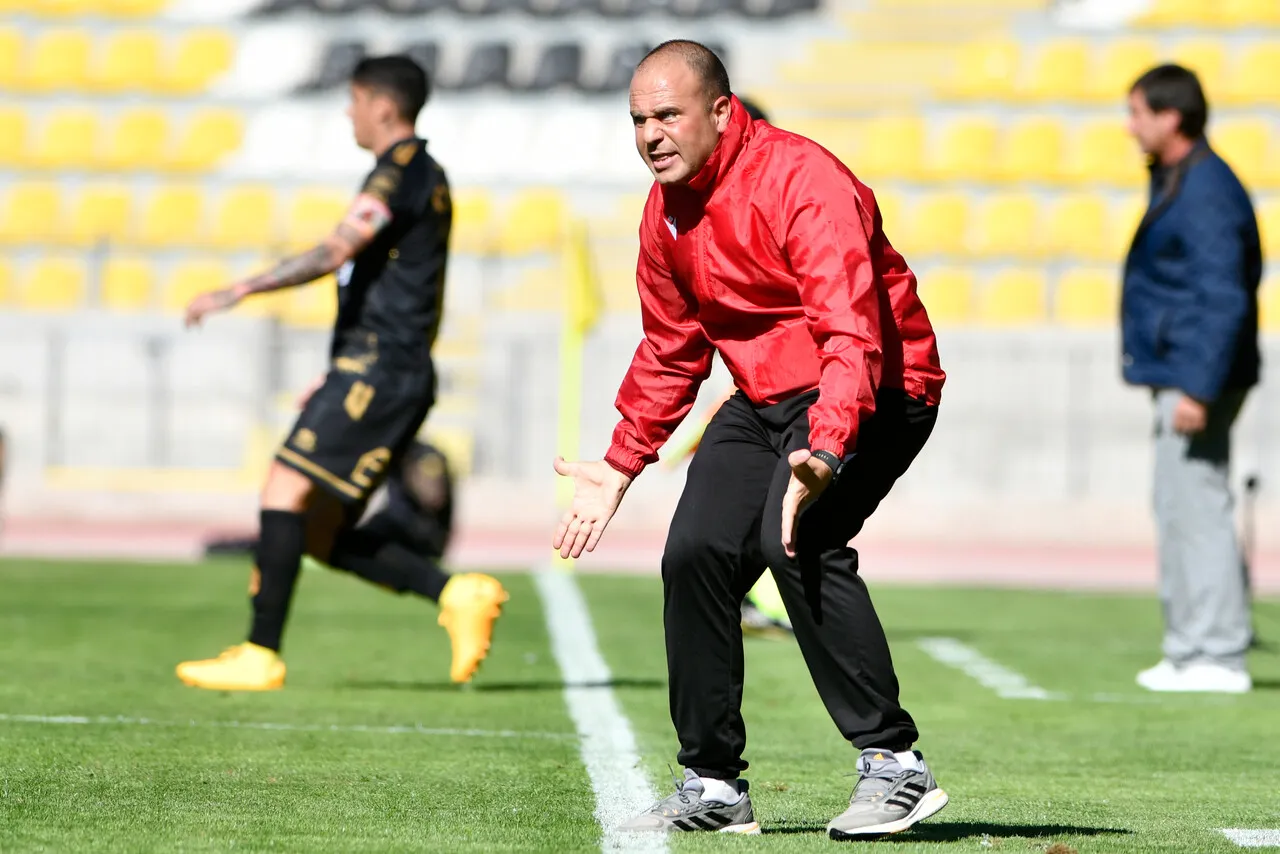 Juan José Luvera asumió en Unión San Felipe (Photosport).