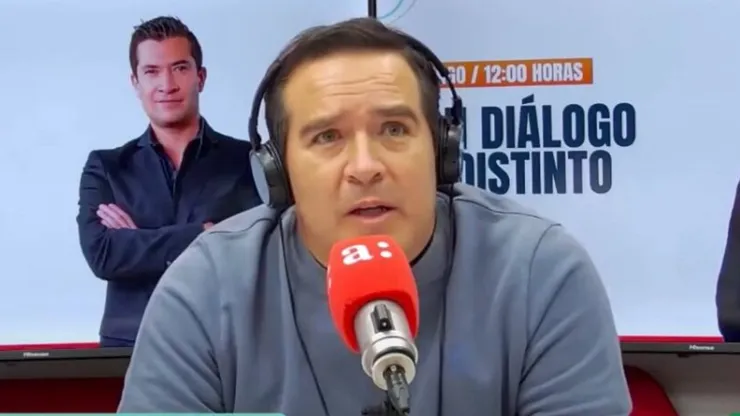 Caamaño y una bomba azul.