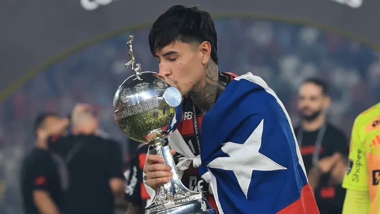 Erick Pulgar tiene una propuesta sobre la mesa en el mercado de fichajes.