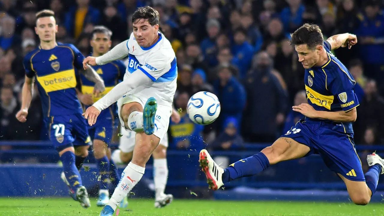 Triunfazo histórico de la UC en La Bombonera le da el pase a octavos de Libertadores.