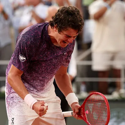 Joao Fonseca es de verdad: le remonta a Novak Djokovic y mete batacazo en Roland Garros
