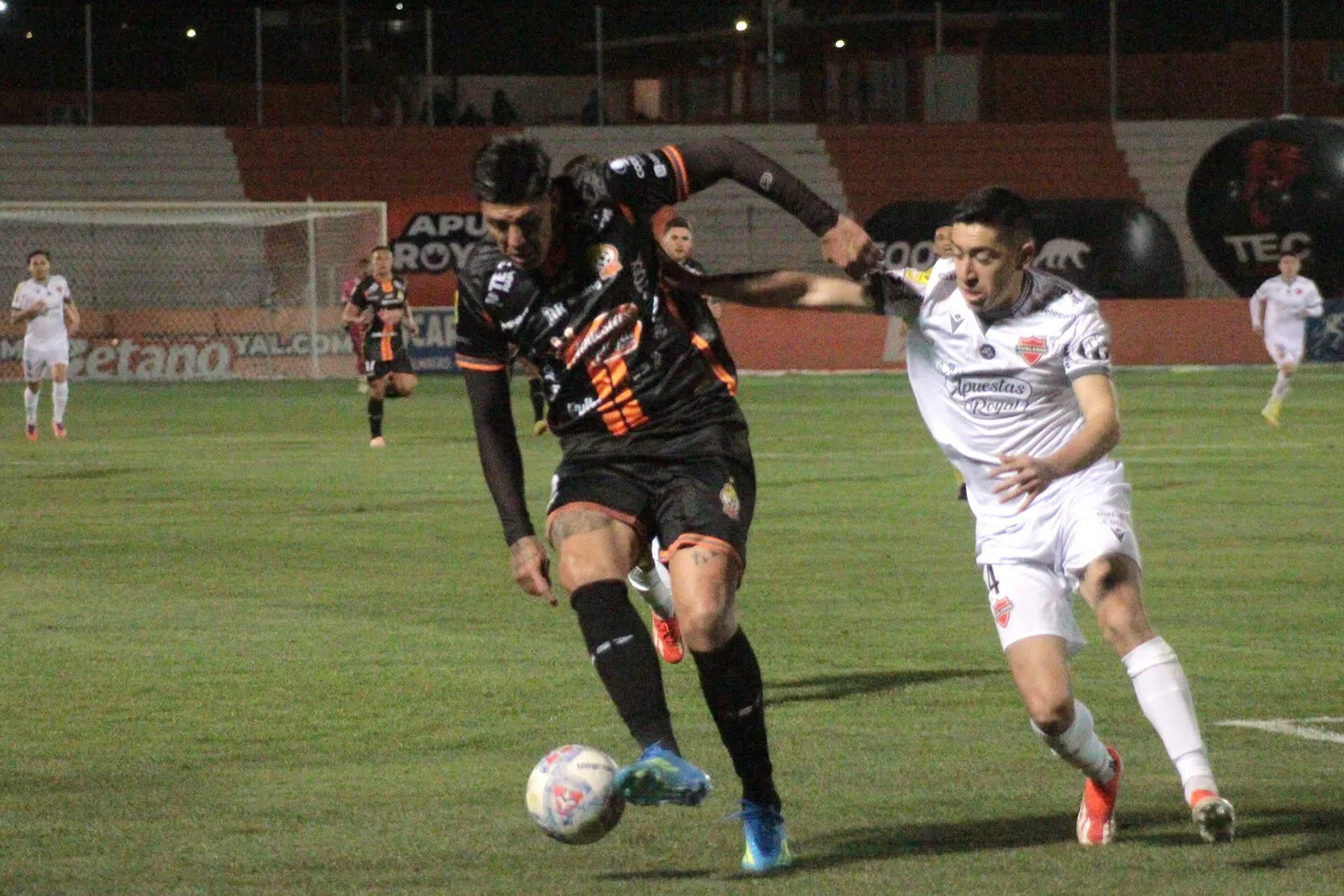 Ñublense volvió a los festejos tras cuatro fechas y Cobresal volvió a estancarse (Photosport).