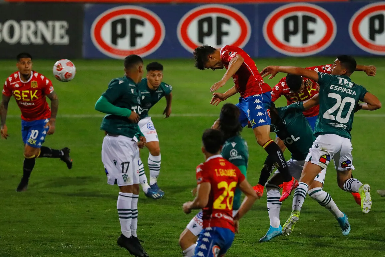 Hispanos y Caturros chocan esta jornada en el Elías Figueroa.