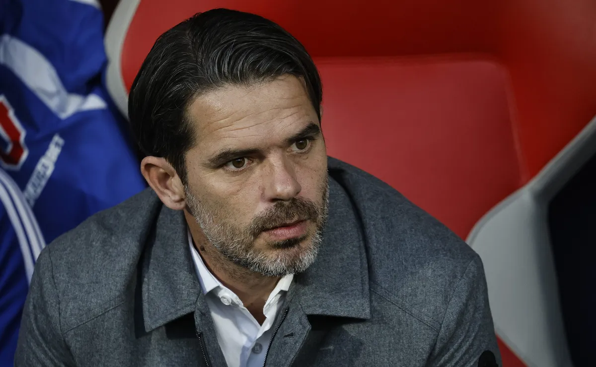Fernando Gago raya la cancha por la titularidad de Eduardo Vargas en la U: “Se gana en el entrenamiento”