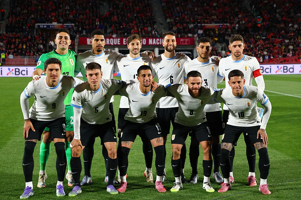 SANTIAGO, CHILE – SEPTEMBER 09: Players of Uruguay pose for a photo before the South American FIFA World Cup 2026 Qualifier match between Chile and Uruguay at Estadio Nacional de Chile on September 09, 2025 in Santiago, Chile. (Photo by Marcelo Hernandez/Getty Images)