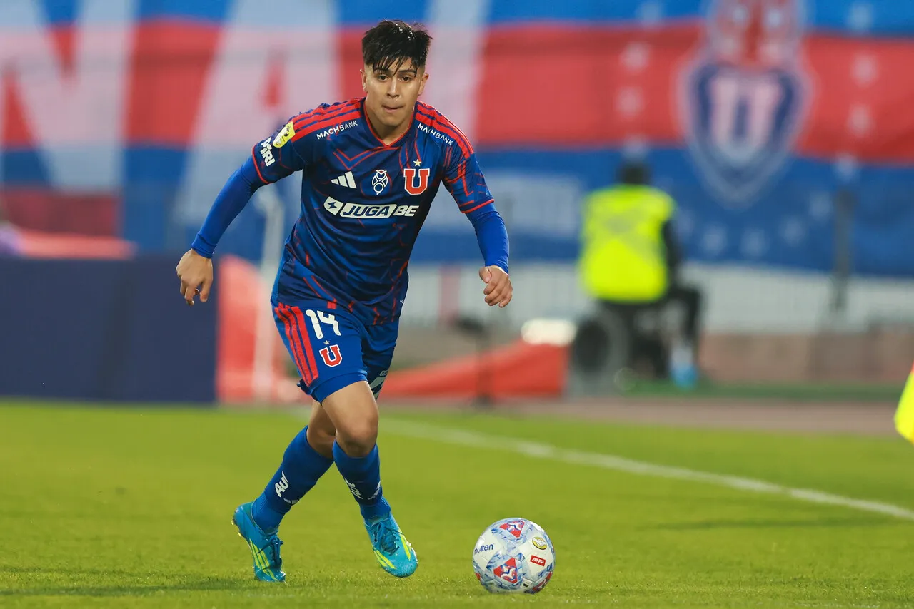 Morales, amo y señor de la banda izquierda. | Foto: Photosport