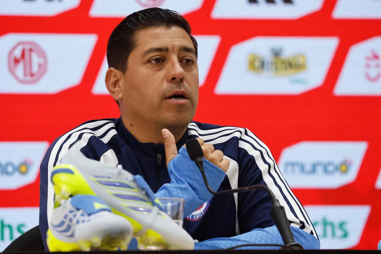 Córdova es candidateado por sus jugadores en La Roja | Foto: Photosport