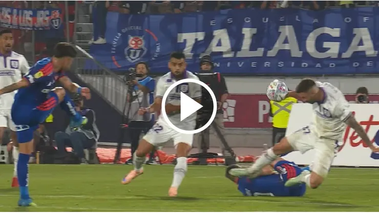 La acción en el área que terminó en penal a favor de la U.