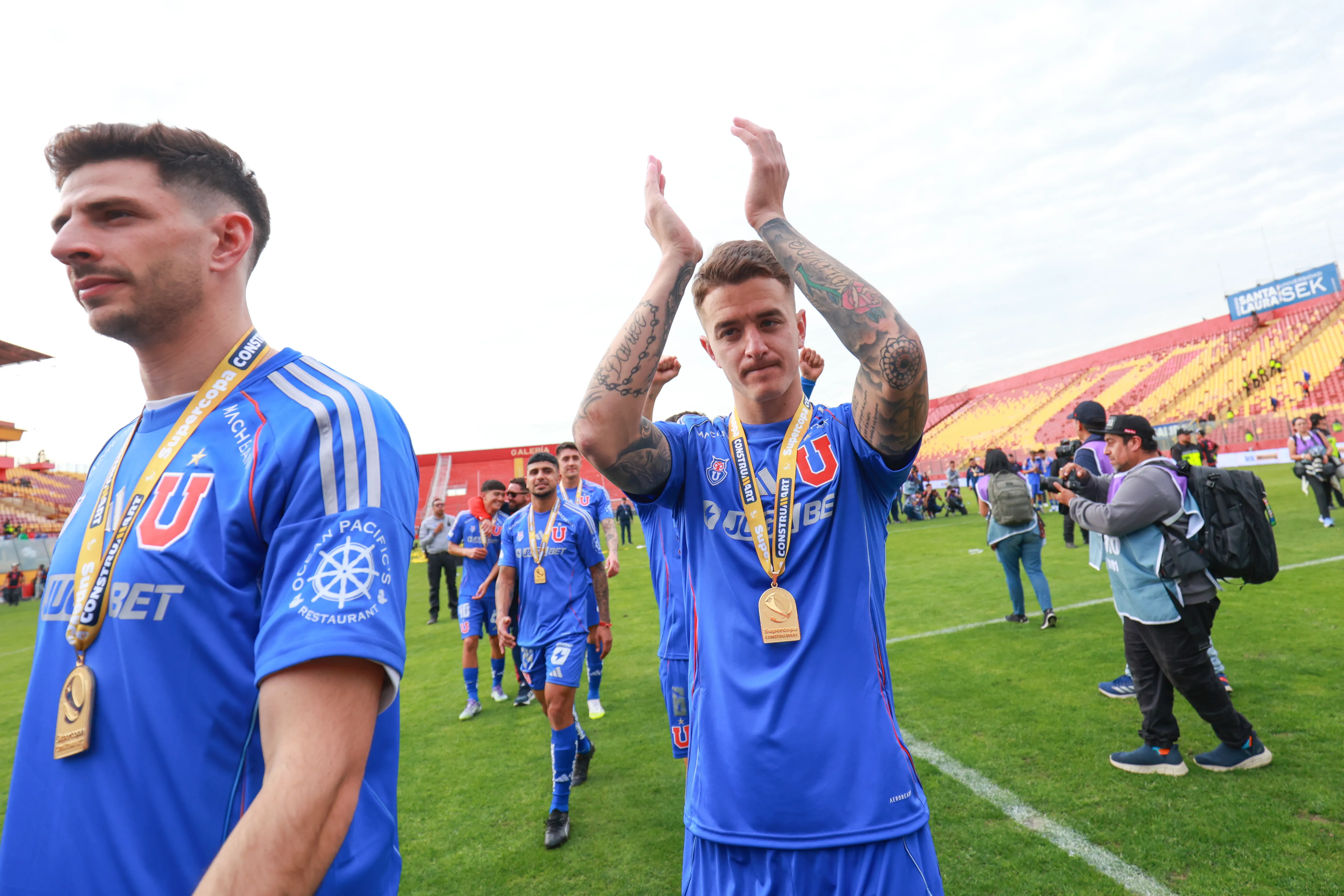 Franco Calderón levantó el título de la Supercopa y la Copa Chile con la U | FOTO: Javier Vergara/Photosport