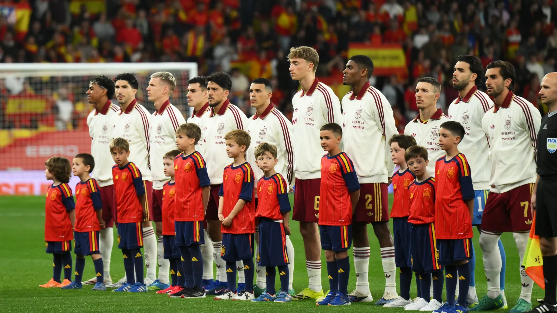 Entre sus filas, España cuenta con Lamine Yamal, futbolista llamado a convertirse en una de las grandes figuras del Mundial 2026 | FOTO: Getty Images