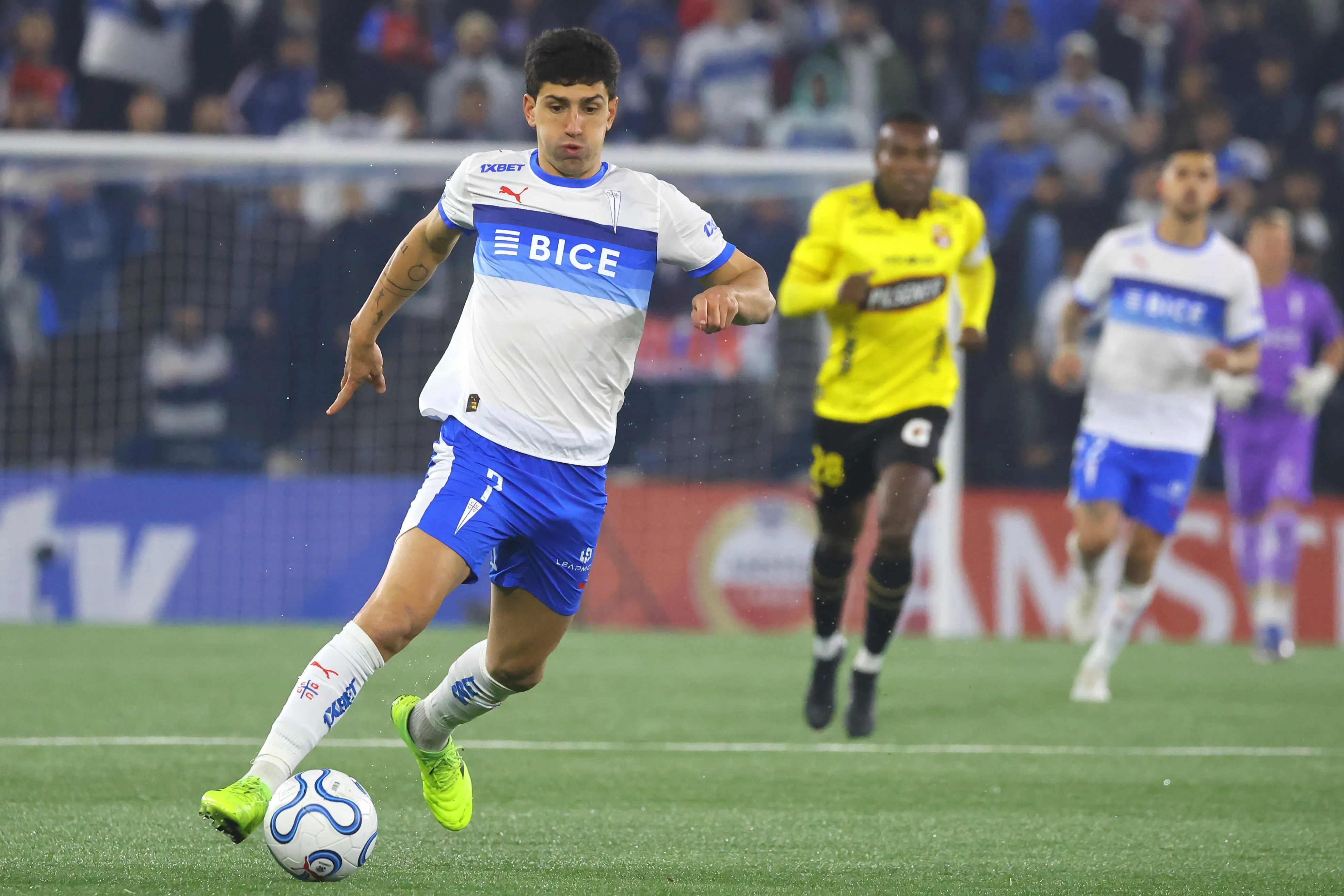 Universidad Católica tendrá que resolver el futuro de Justo Giani. (Imagen: Photosport)