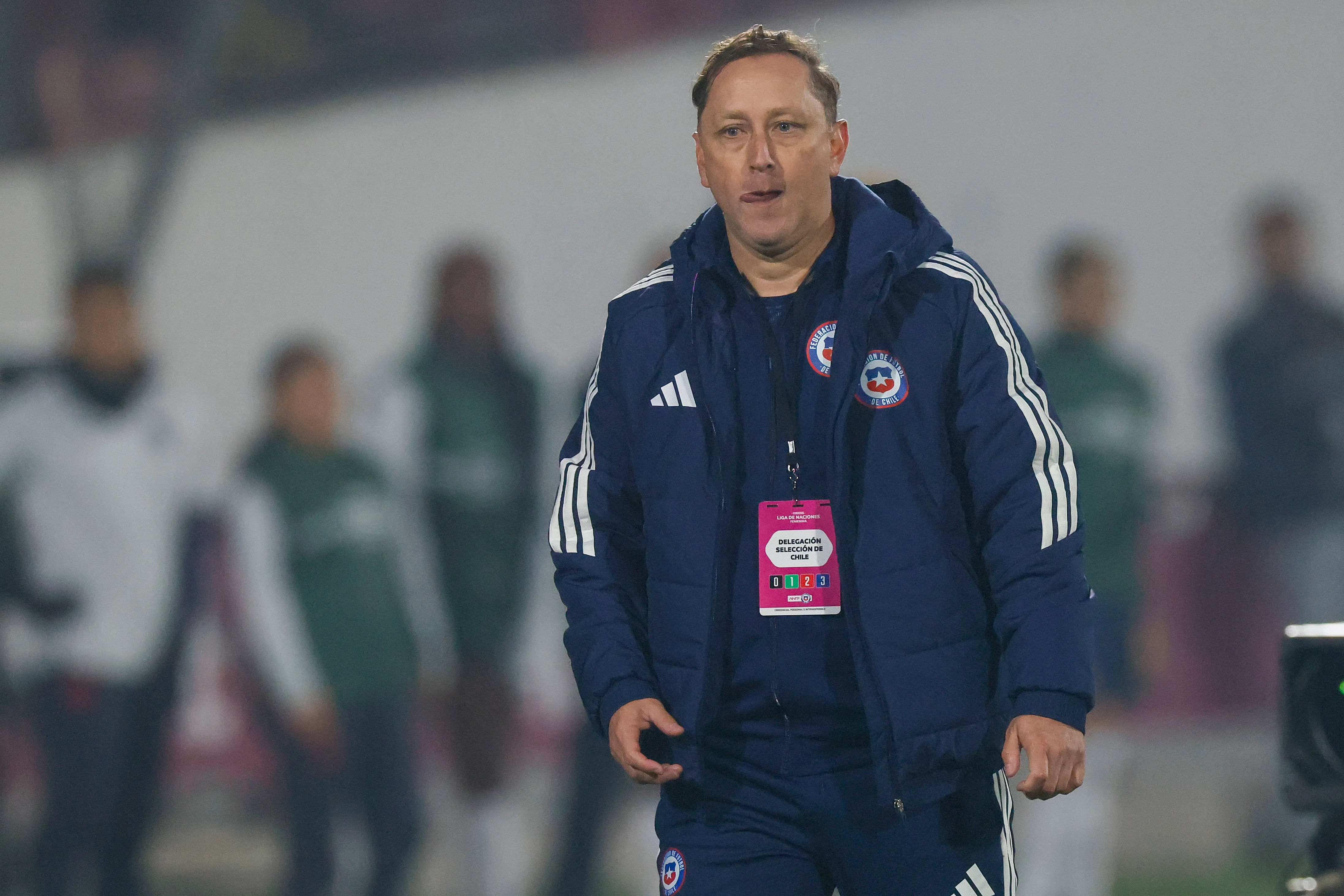 Luis Mena suma otro fracaso con la selección chilena femenina