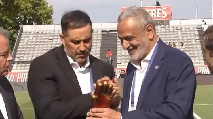 Claudio Bravo fue homenajeado previo al duelo de Chile con Portugal