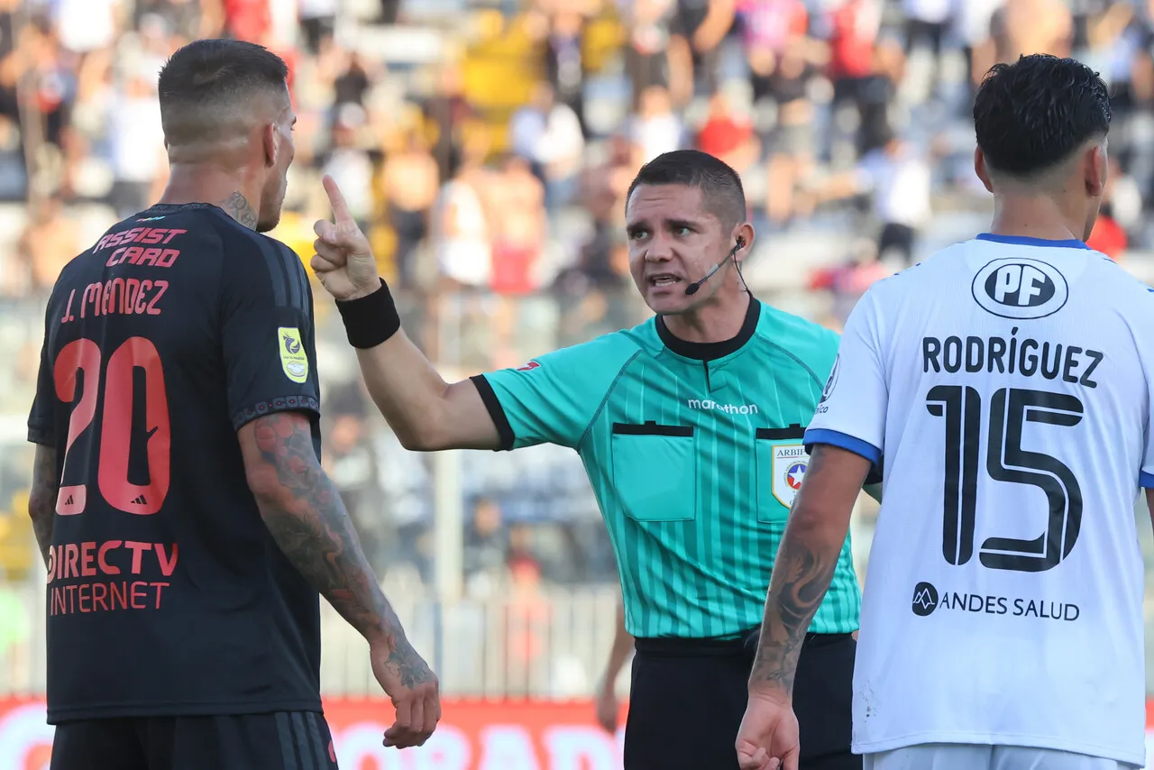 Méndez asoma como titular en Colo Colo. | Foto: Photosport