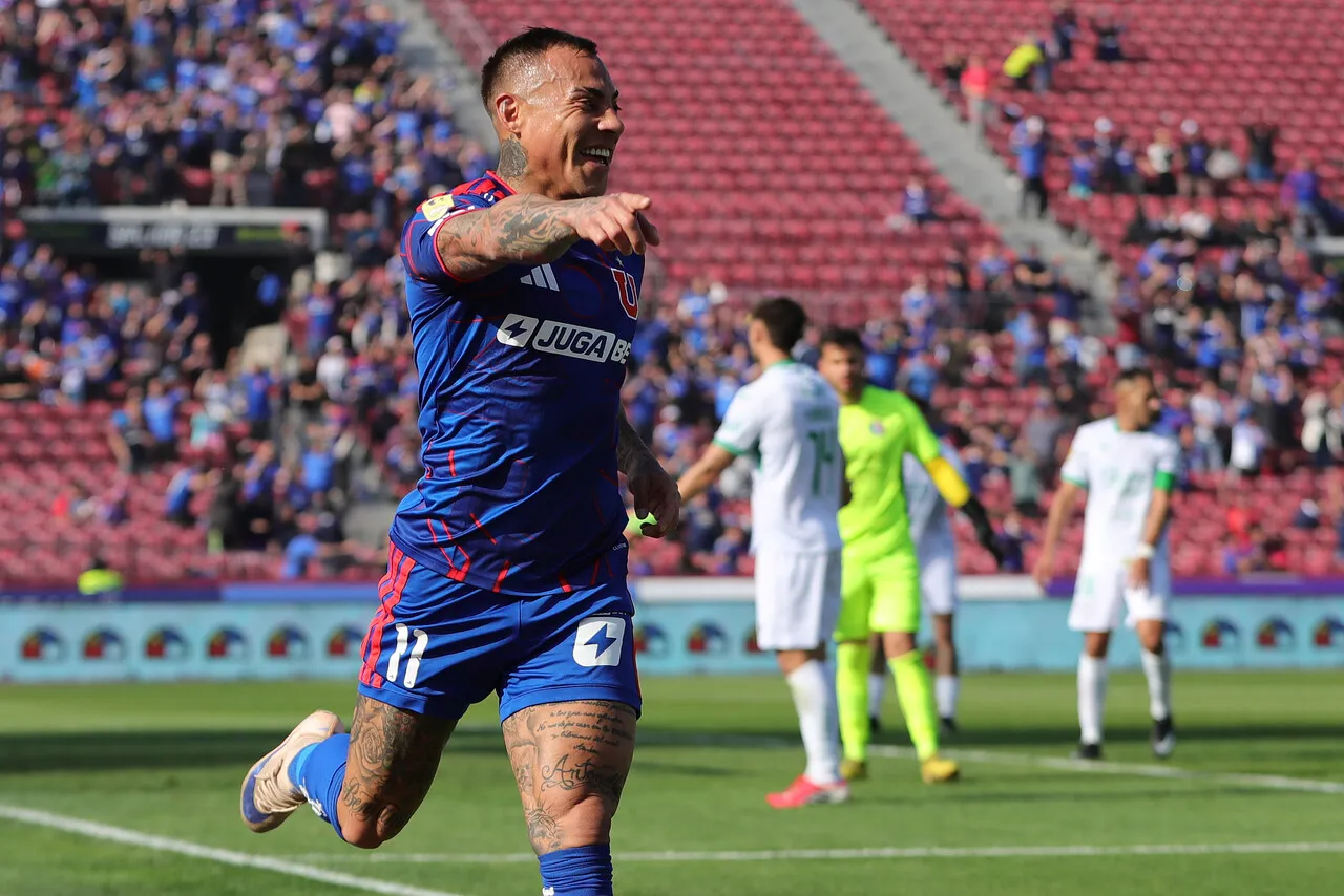 Borghi aplaudió el gol de Vargas. | Foto: Photosport