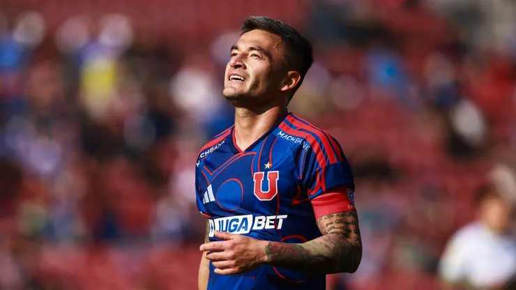 Aránguiz salió lesionado ante Audax Italiano.