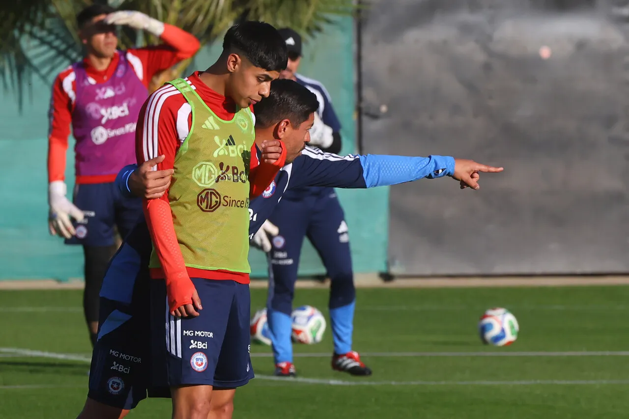 Osorio es de los más apuntados, pero Jara lo respalda con todo l Foto: Photosport