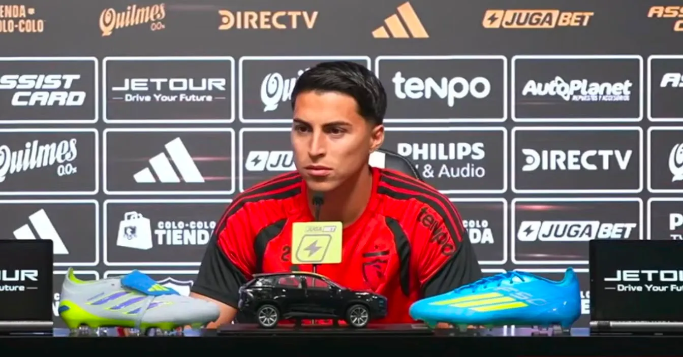Jonathan Villagra en la conferencia de prensa de Colo Colo. (Foto: Captura)