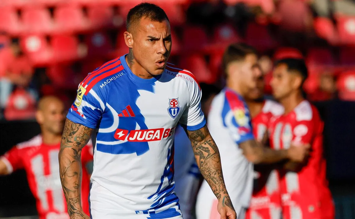 Eduardo Vargas envía potente mensaje a un compañero en Universidad de Chile: “Tiene que levantar”