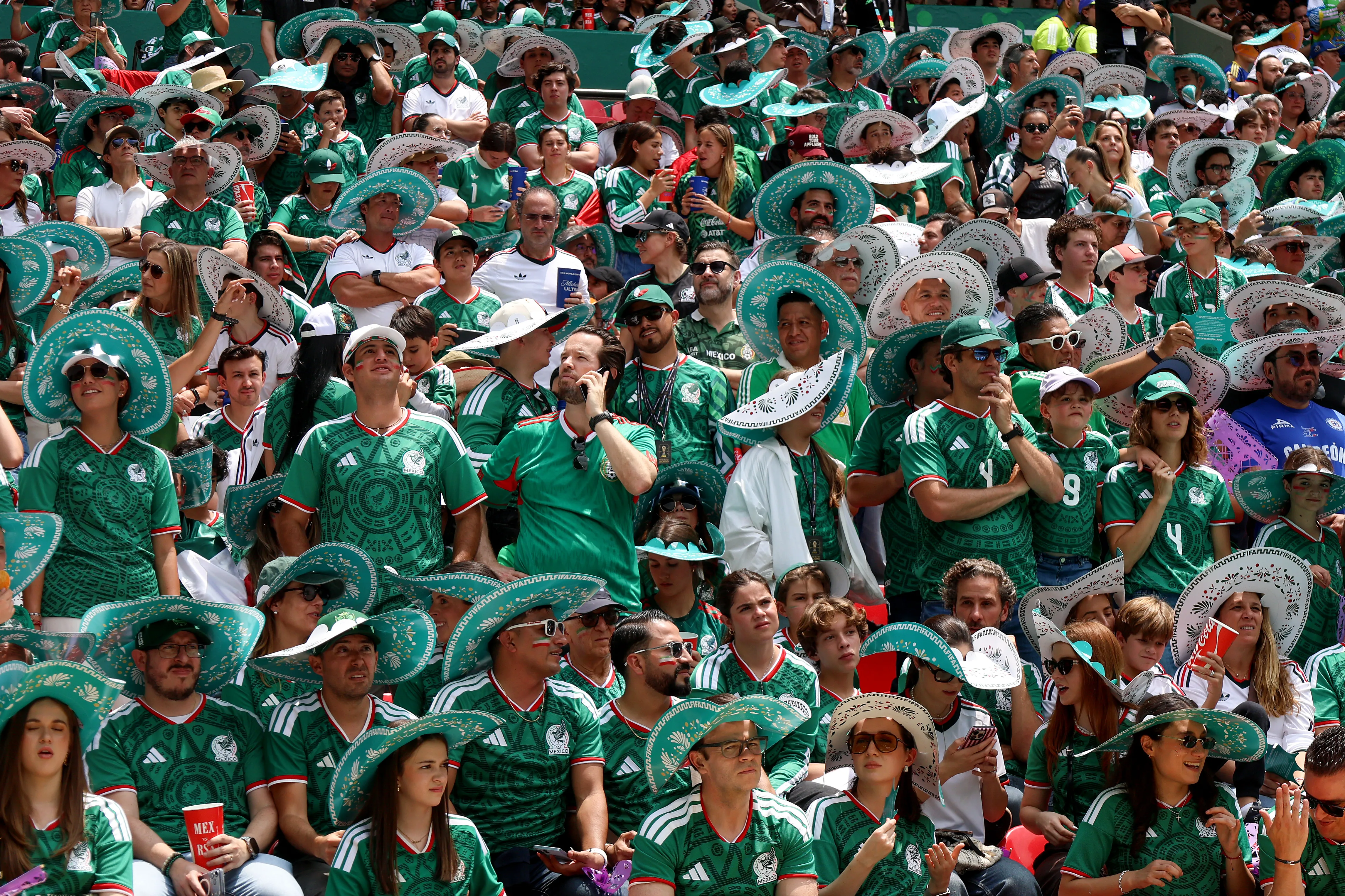 Los mexicanos festejaron en el Estadio Azteca