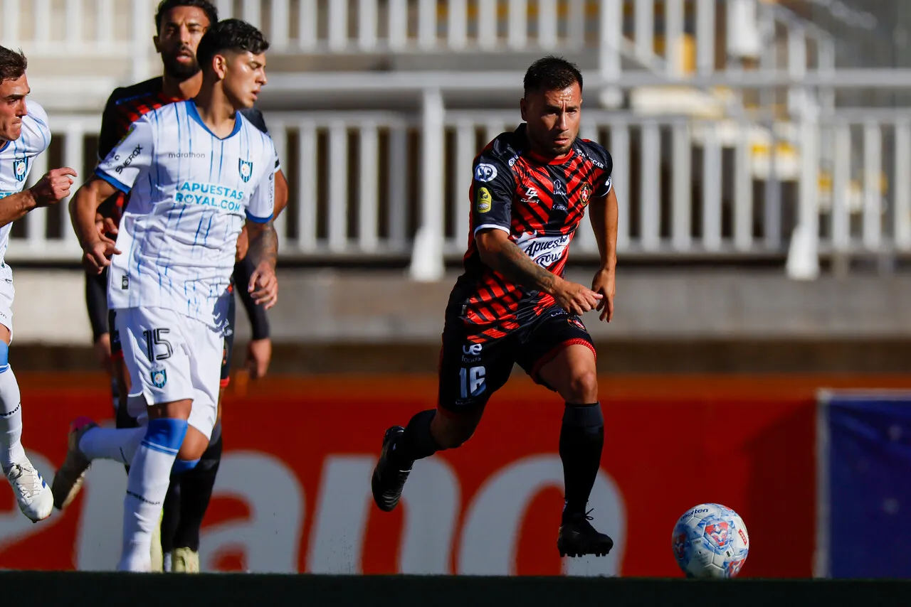 Meneses es una de las figuras de Deportes Limache. | Foto: Photosport