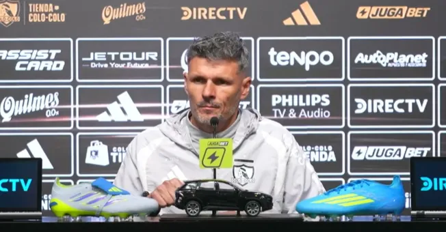 Fernando Ortiz en la conferencia de prensa de Colo Colo. (Foto: Captura)