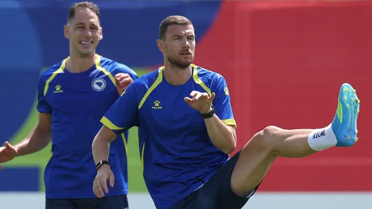 Edin Džeko no es titular en el estreno de Bosnia y Herzegovina en el Mundial 2026. (Foto: Getty Images)
