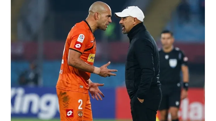 Marco Antonio Figueroa le contesta sin pelos en la lengua a Sebastián Roco.