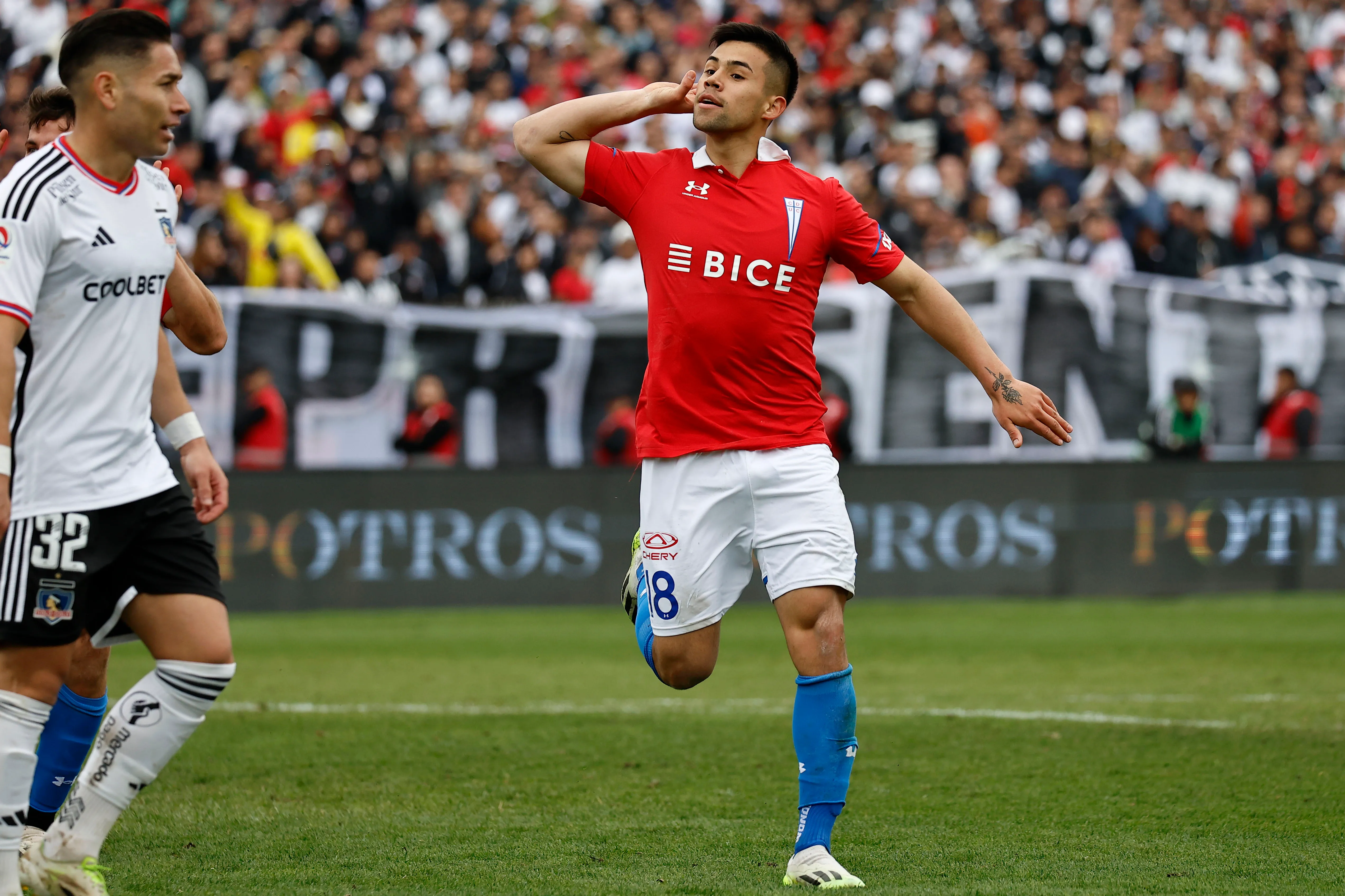 Alexander Aravena celebra su gol contra Colo Colo | FOTO: Dragomir Yankovic/Photosport