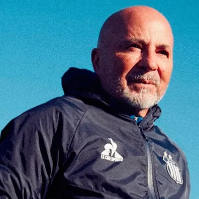 La U lo quiso, pasó por La Roja y saldrá del Talleres de Jorge Sampaoli