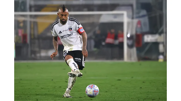 Arturo Vidal quiere seguir en Colo Colo, pero advierte que tiene ofertas.
