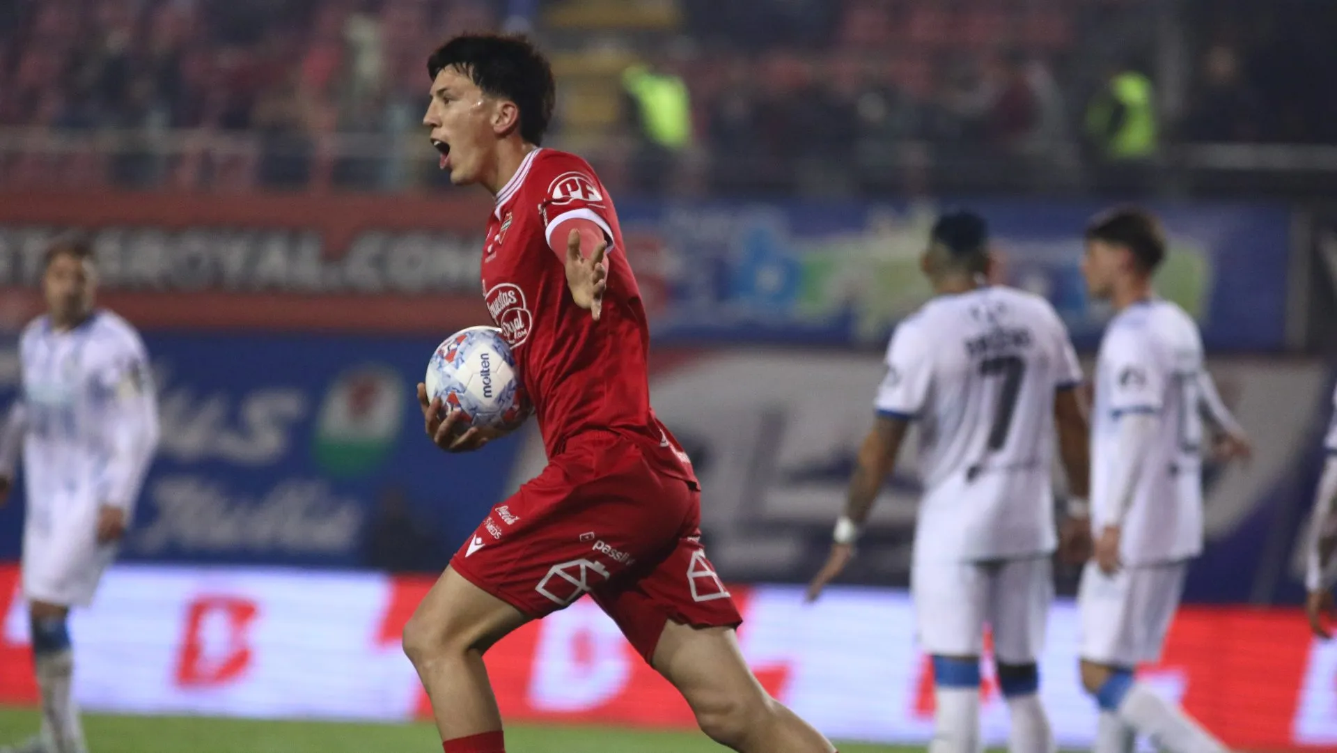 Ñublense encontró el empate en la última jugada. (Foto: Photosport)