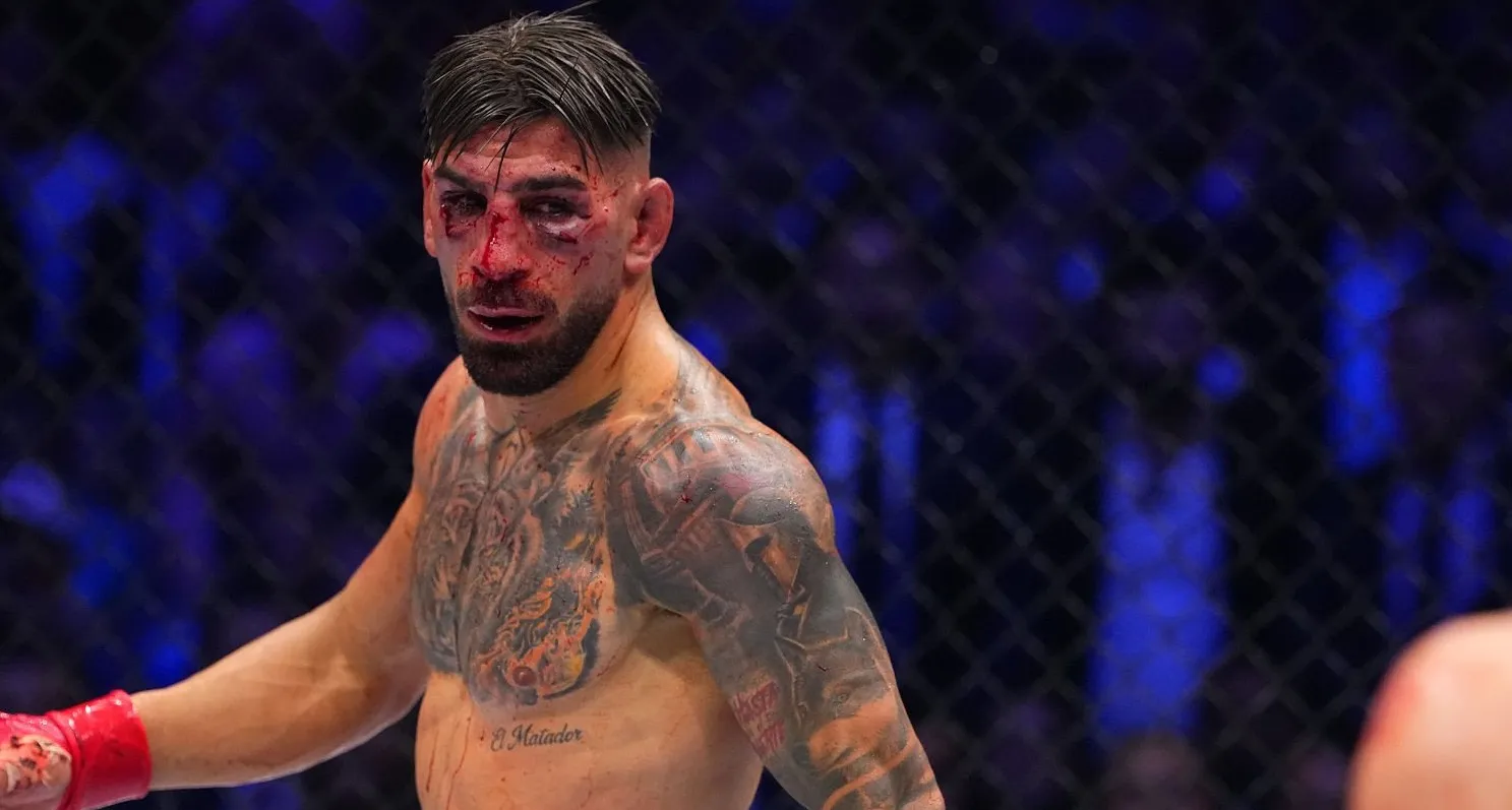 Ilia Topuria no pudo ante un inspirado Gaethje en UFC Casa Blanca (Photo by Jeff Bottari/Zuffa LLC)