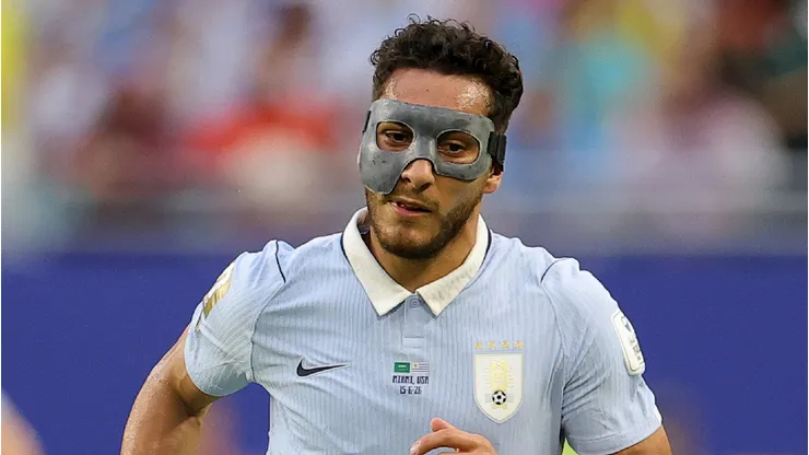 El jugador charrúa dejó una de las imágenes más virales de la jornada (Photo by Alex Slitz/Getty Images)