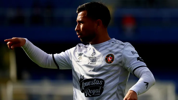 Jean Meneses no convence a todos en Colo Colo. (Foto: Eduardo Fortes/Photosport)