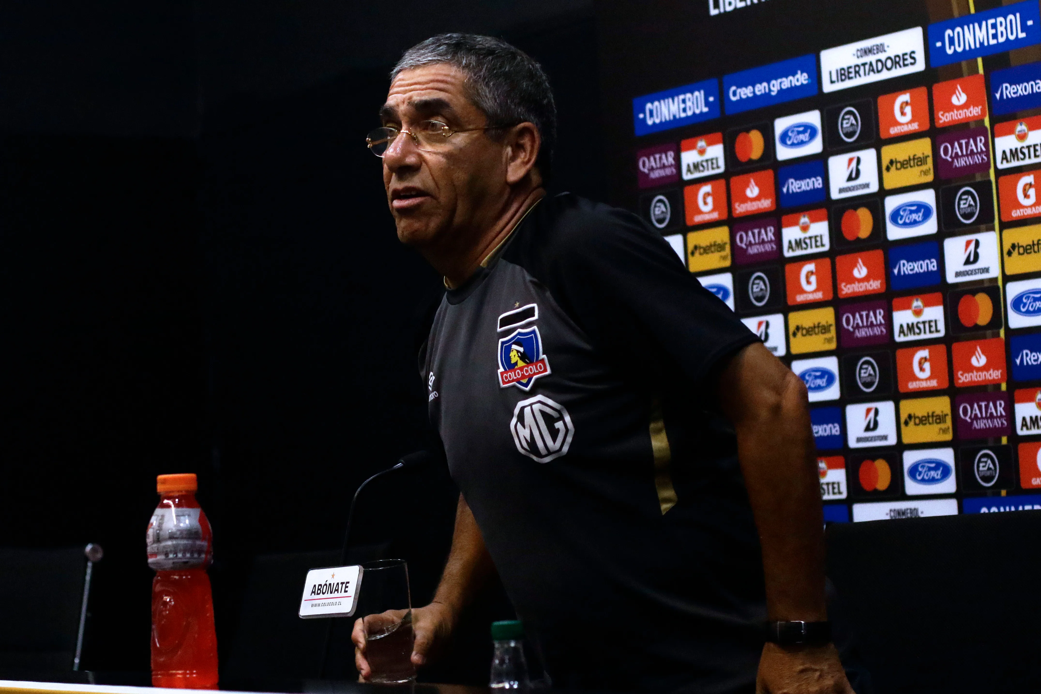 Jean Meneses no convence a Gualberto Jara. (Foto: Javier Salvo /Photosport)