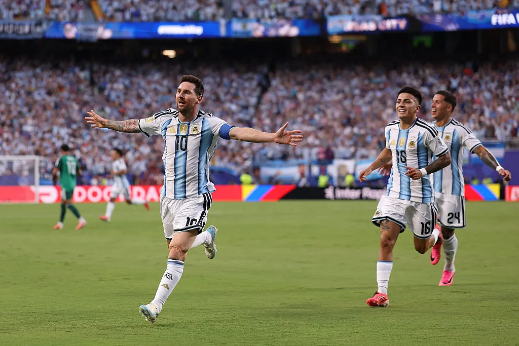 Messi aotó un hat trick y alcanzó a Klose (Photo by Charlotte Wilson/Getty Images)