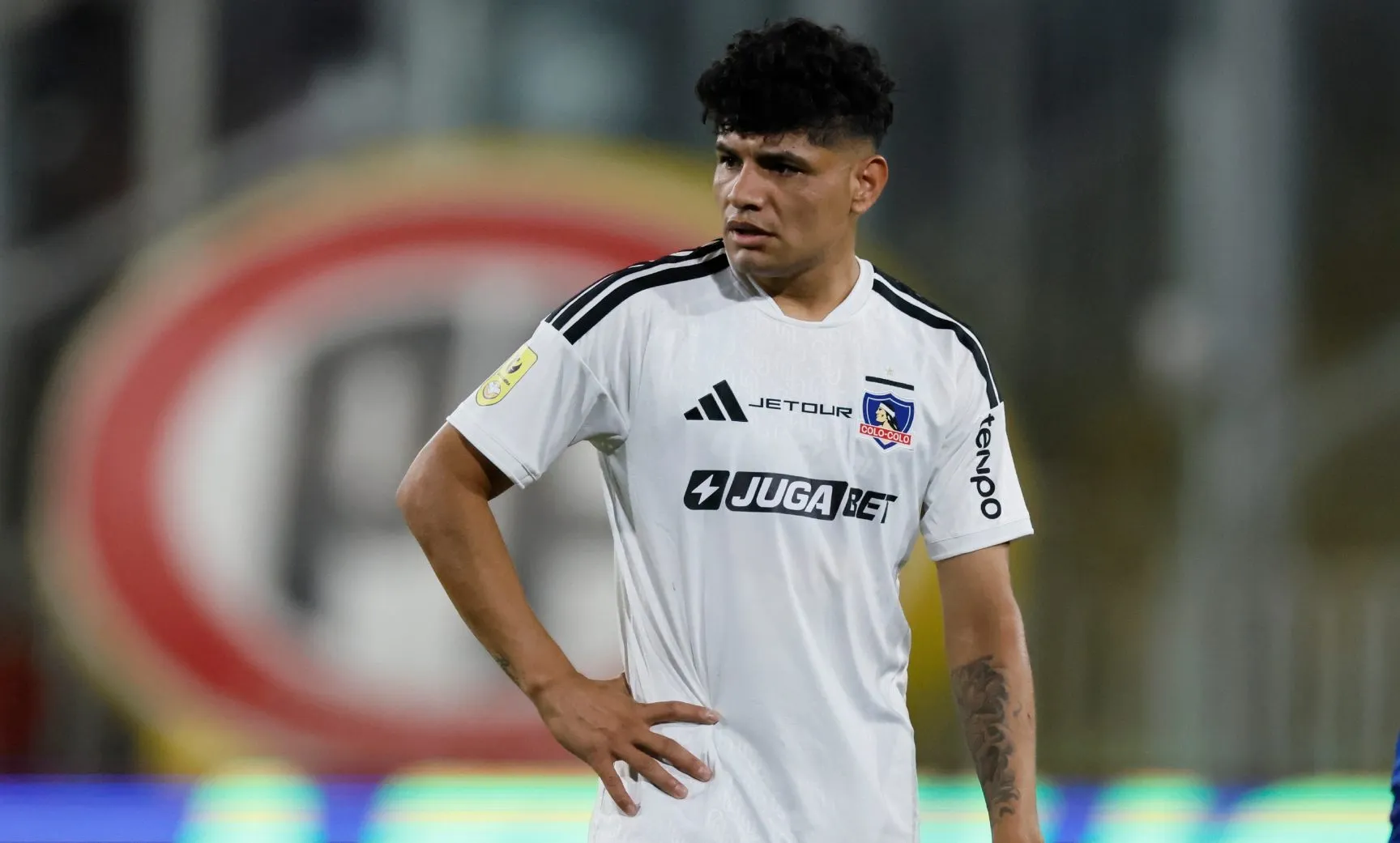 Claudio Aquino pierde terreno en Colo Colo con el buen nivel de Lautaro Pastrán.