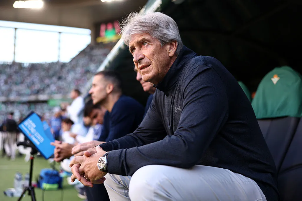 La Federación de Fútbol de Chile ha intentado convencer a Manuel Pellegrini, que sigue al mando del Real Betis. (Foto. Fran Santiago/Getty Images)