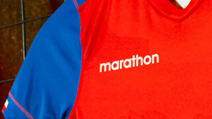 Marathon dio a conocer la nueva camiseta de Chile. (Foto: Marathon Sport)