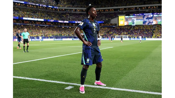 Vinicius Jr marca el tercero para Brasil ante Haití.