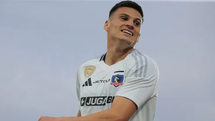 Cepeda emocionó a los hinchas albos con potente mensaje.