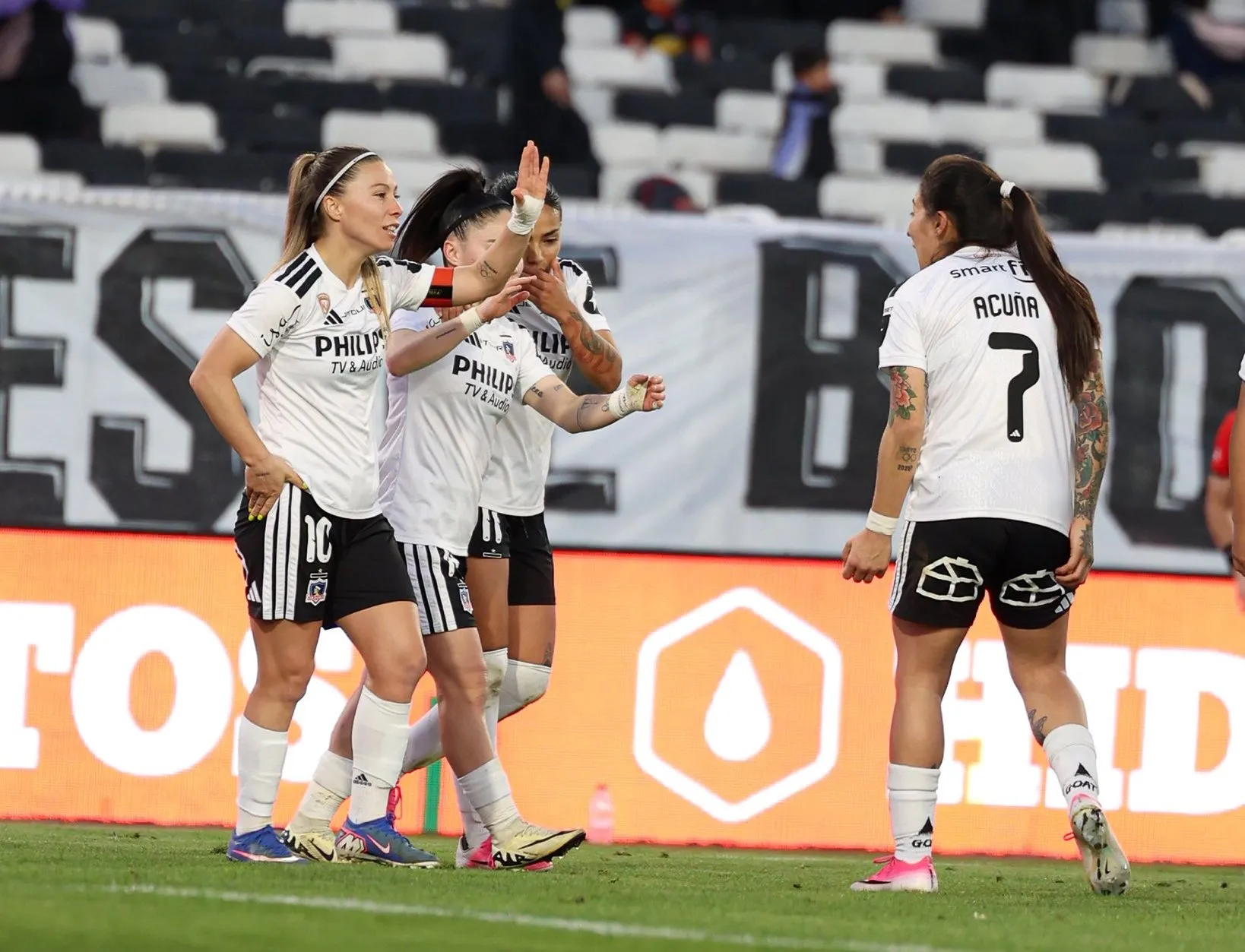 Yanara Aedo abrochó la goleada de Colo Colo en el Superclásico. (Foto: @ColoColoFem)