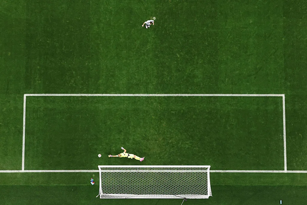 El penal fallado por Messi en el primer tiempo. | Foto: Getty Images