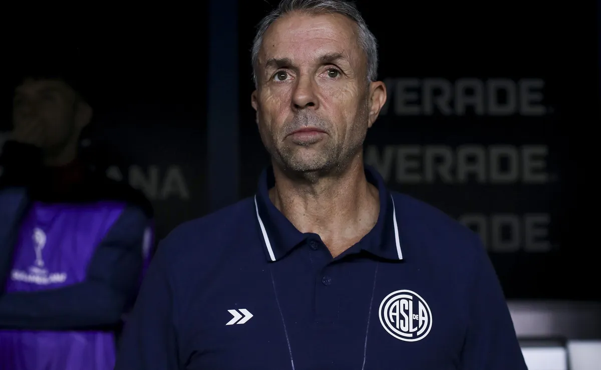 Gustavo Álvarez rompe el silencio, desmiente a San Lorenzo y destapa graves presiones externas: “Aparecieron…”