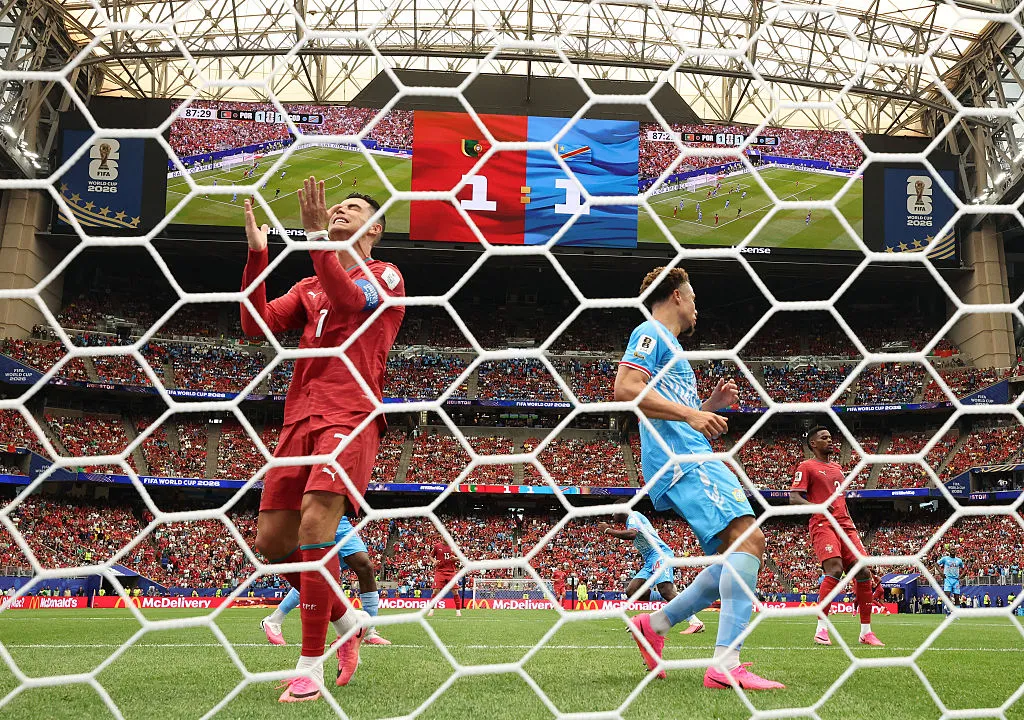 Cristiano Ronaldo y Portugal saltan a la cancha. | Foto: Getty Images