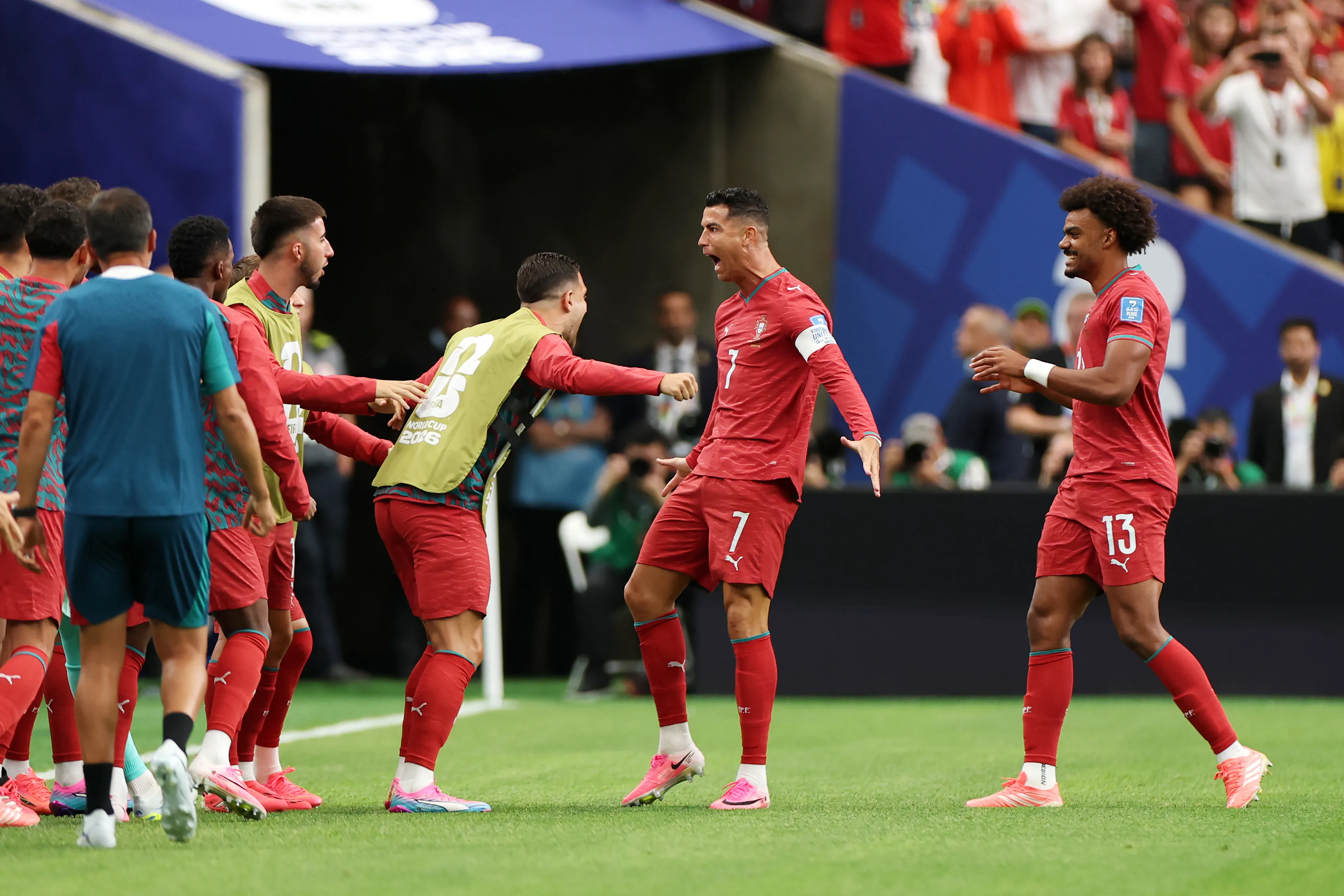 Cristiano Ronaldo entra en la historia de los mundiales.